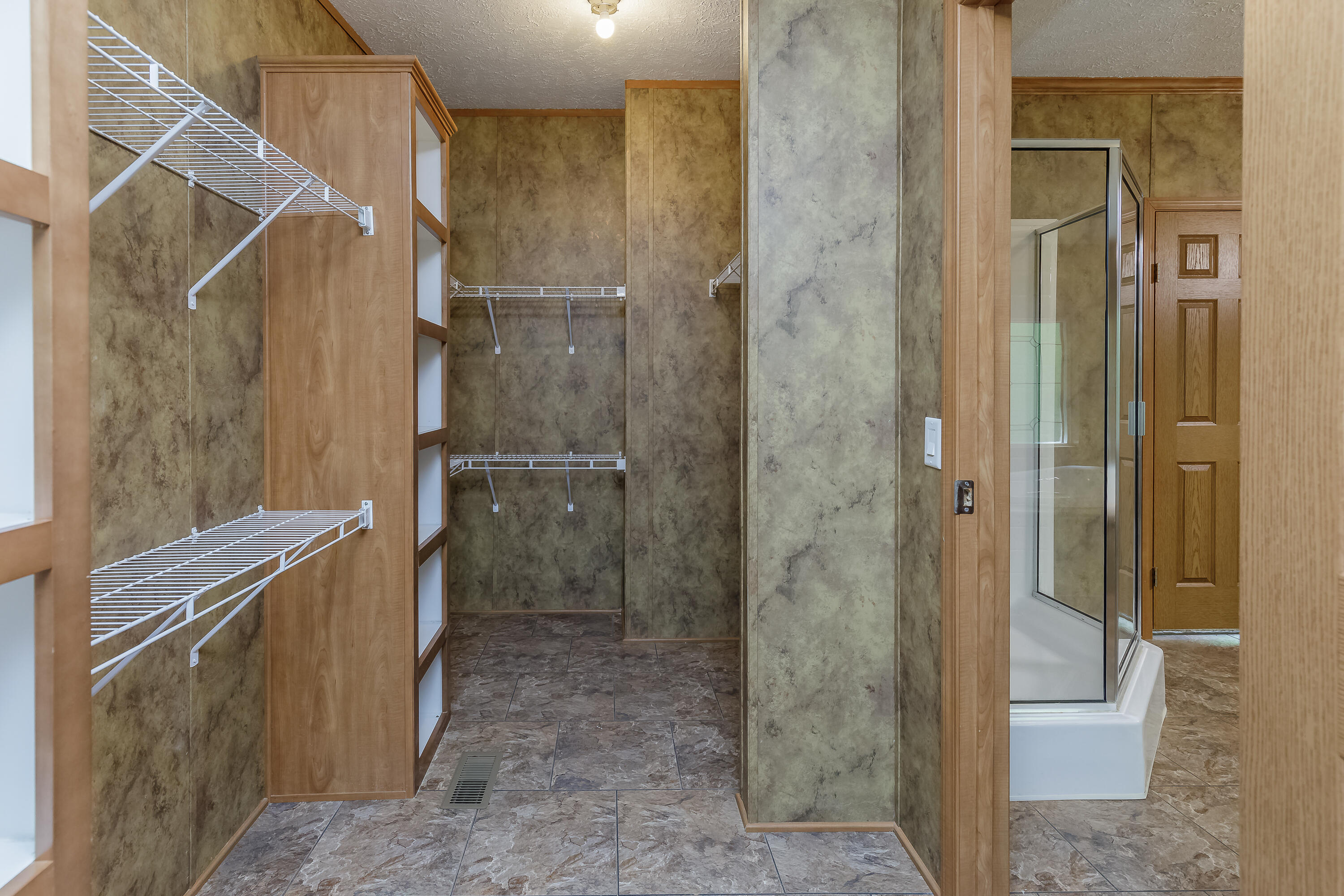 707 Grand Center Road Chickamauga, GA 30707 - Photo 14 of 35 Master Bathroom