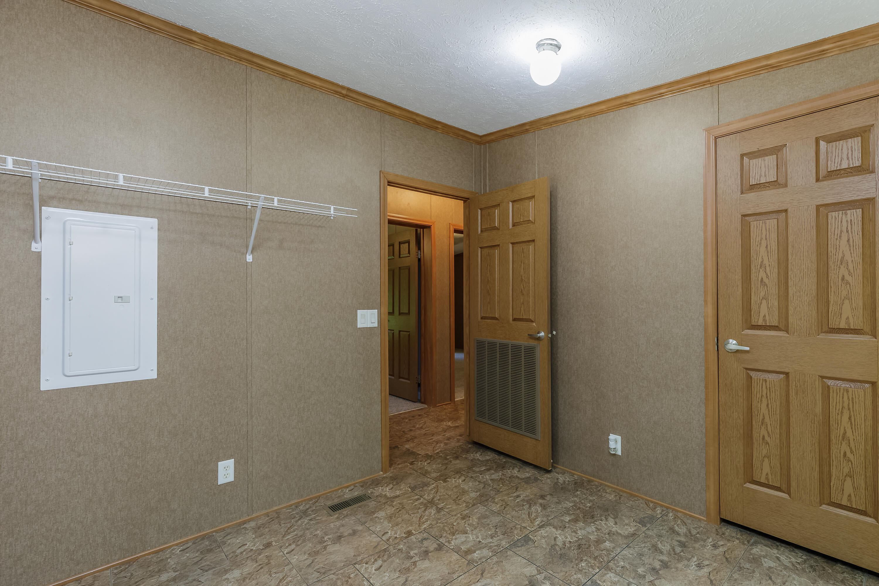707 Grand Center Road Chickamauga, GA 30707 - Photo 23 of 35 Laundry Room