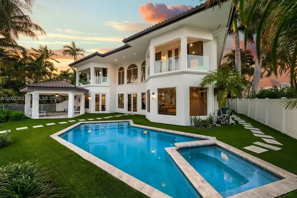 $5,199,000 | 2614 Castilla Isle, Fort Lauderdale, FL 33301