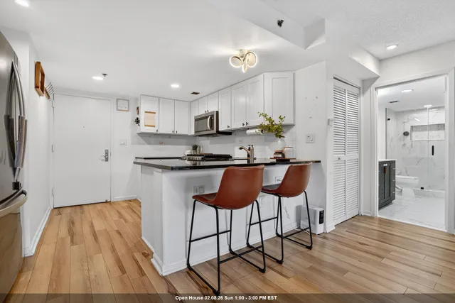 $775,000 | 700 1st Street, Unit 7T, Hoboken, NJ 07030