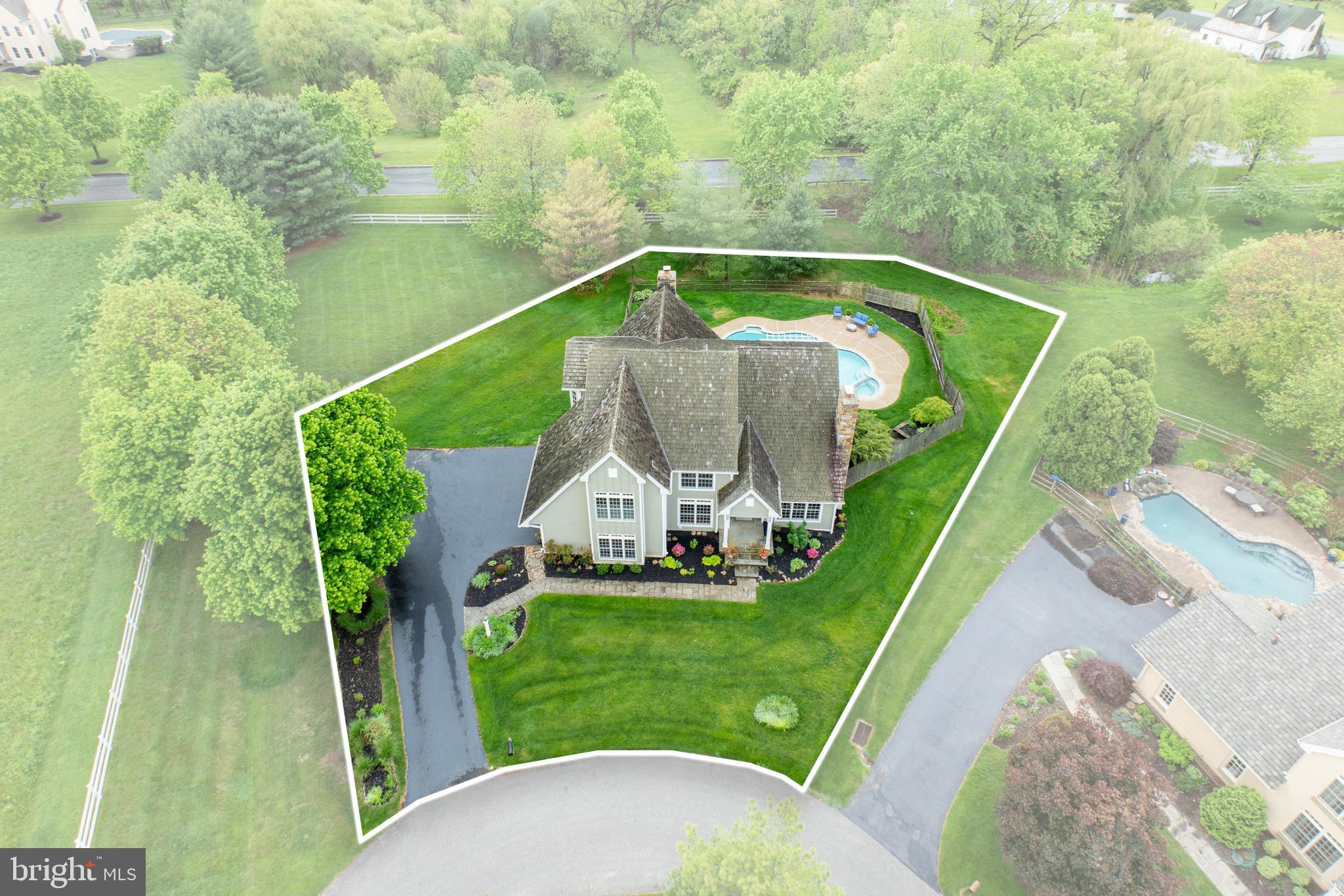 10 Brampton Road Malvern, PA 19355 - Photo 44 of 49 a view of a garden from a balcony