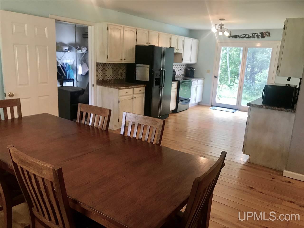 8519 Co Road Rapid River, MI 49878 - Photo 5 of 25