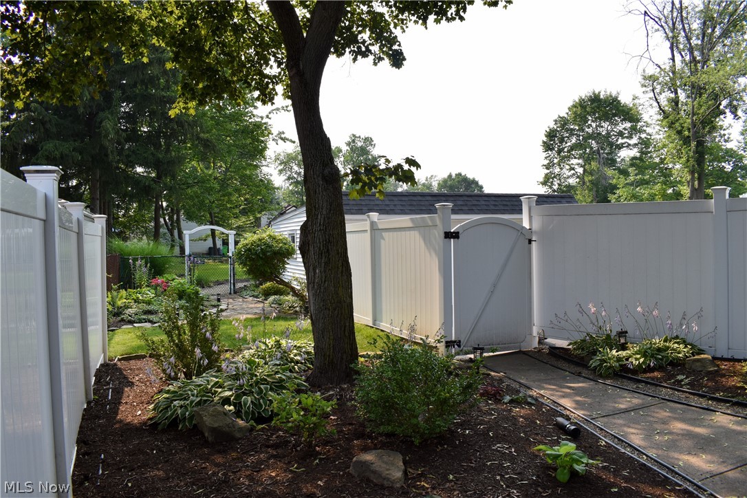 1138 Elmwood Road Cleveland, OH 44124 - Photo 18 of 18 Gallery Image 18