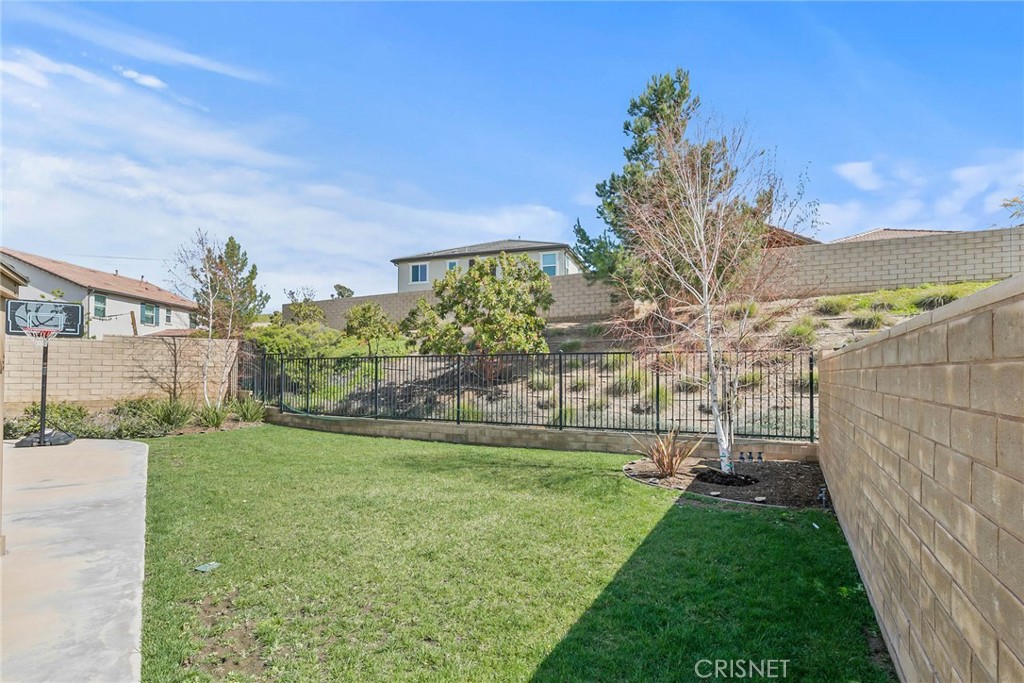 19663 Griffith Drive Saugus, CA 91350 - Photo 23 of 28 a view of a back yard
