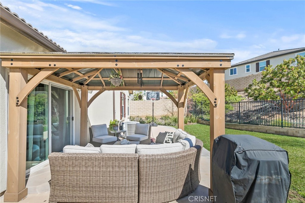 19663 Griffith Drive Saugus, CA 91350 - Photo 24 of 28