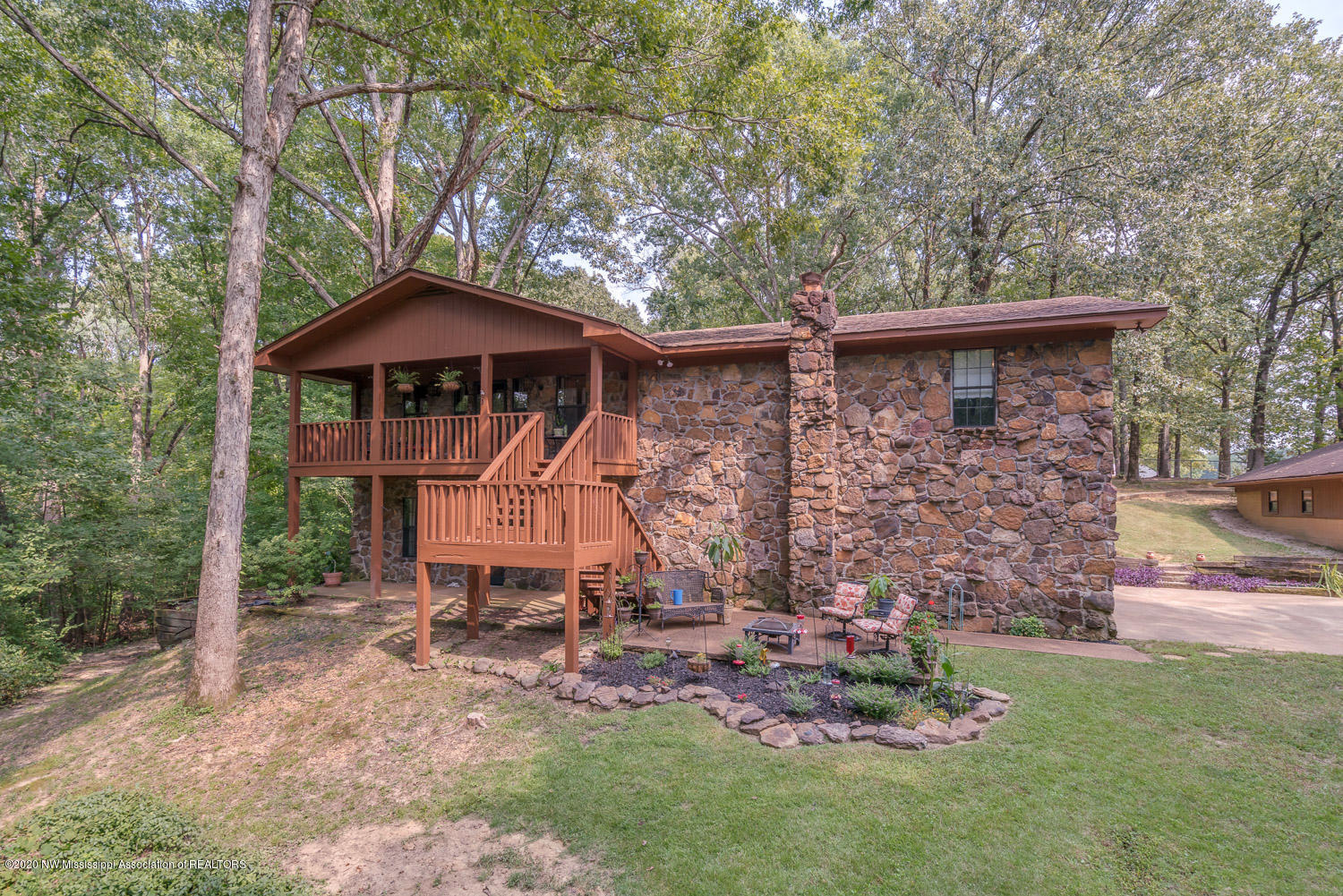 460 Vinson Road Hernando, MS 38632 - Photo 2 of 26 460-Vinson-Road-snapsold-screen-203351-2