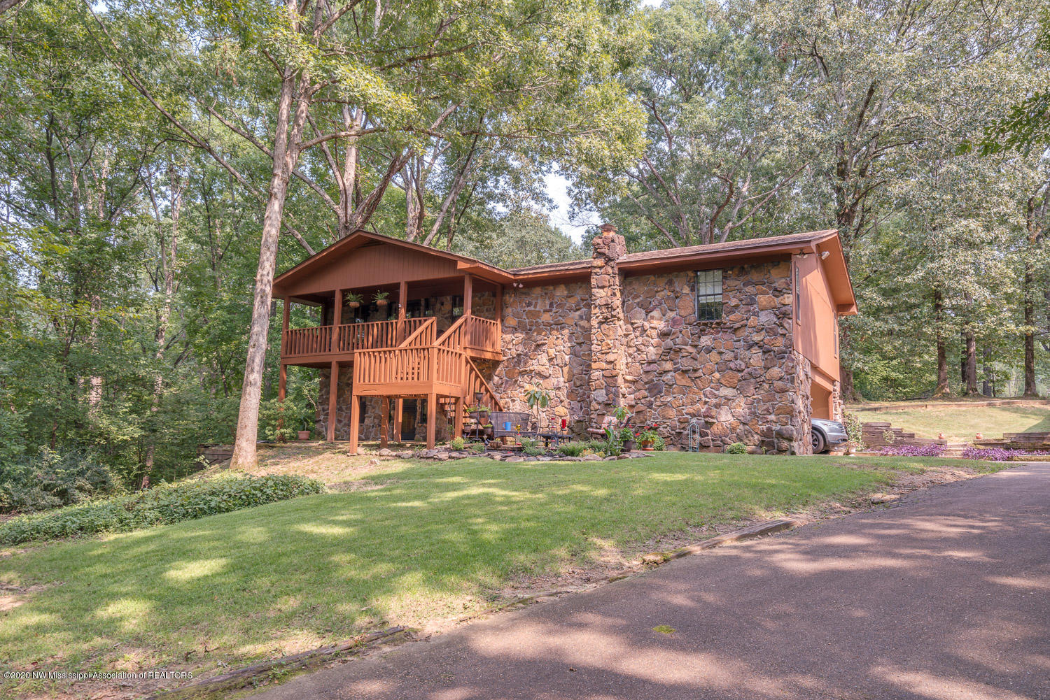 460 Vinson Road Hernando, MS 38632 - Photo 3 of 26 460-Vinson-Road-snapsold-screen-203351-3