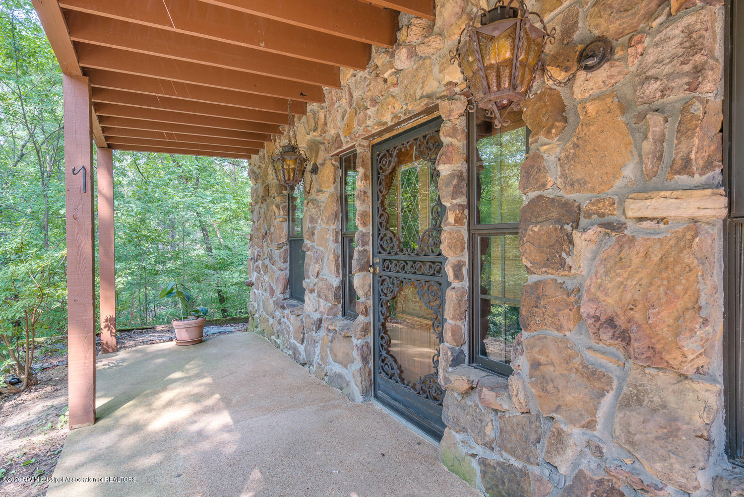 460 Vinson Road Hernando, MS 38632 - Photo 7 of 26 460-Vinson-Road-snapsold-screen-203351-7