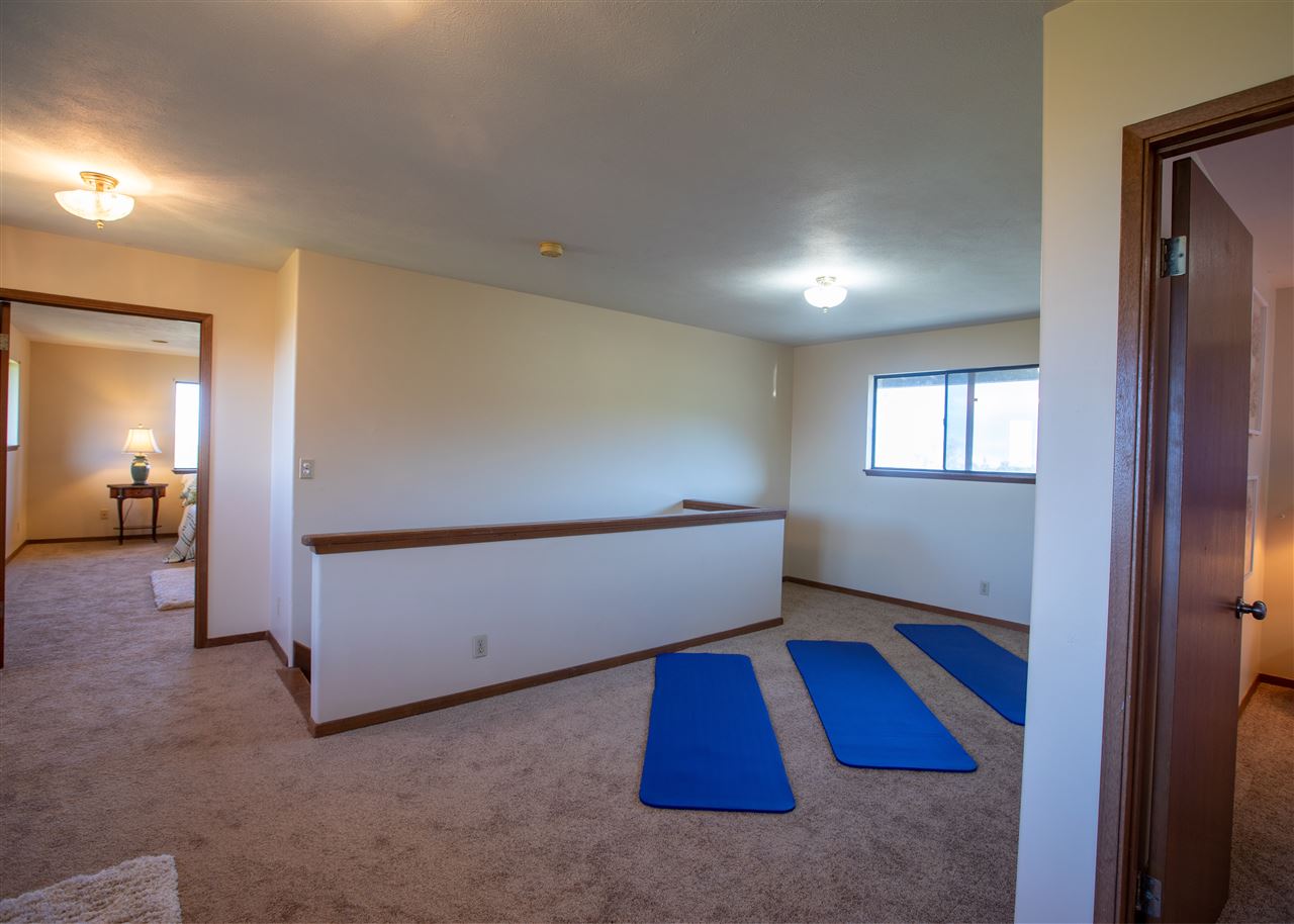 586 Naalae Road Kula, HI 96790 - Photo 20 of 30 a view of an empty room and window