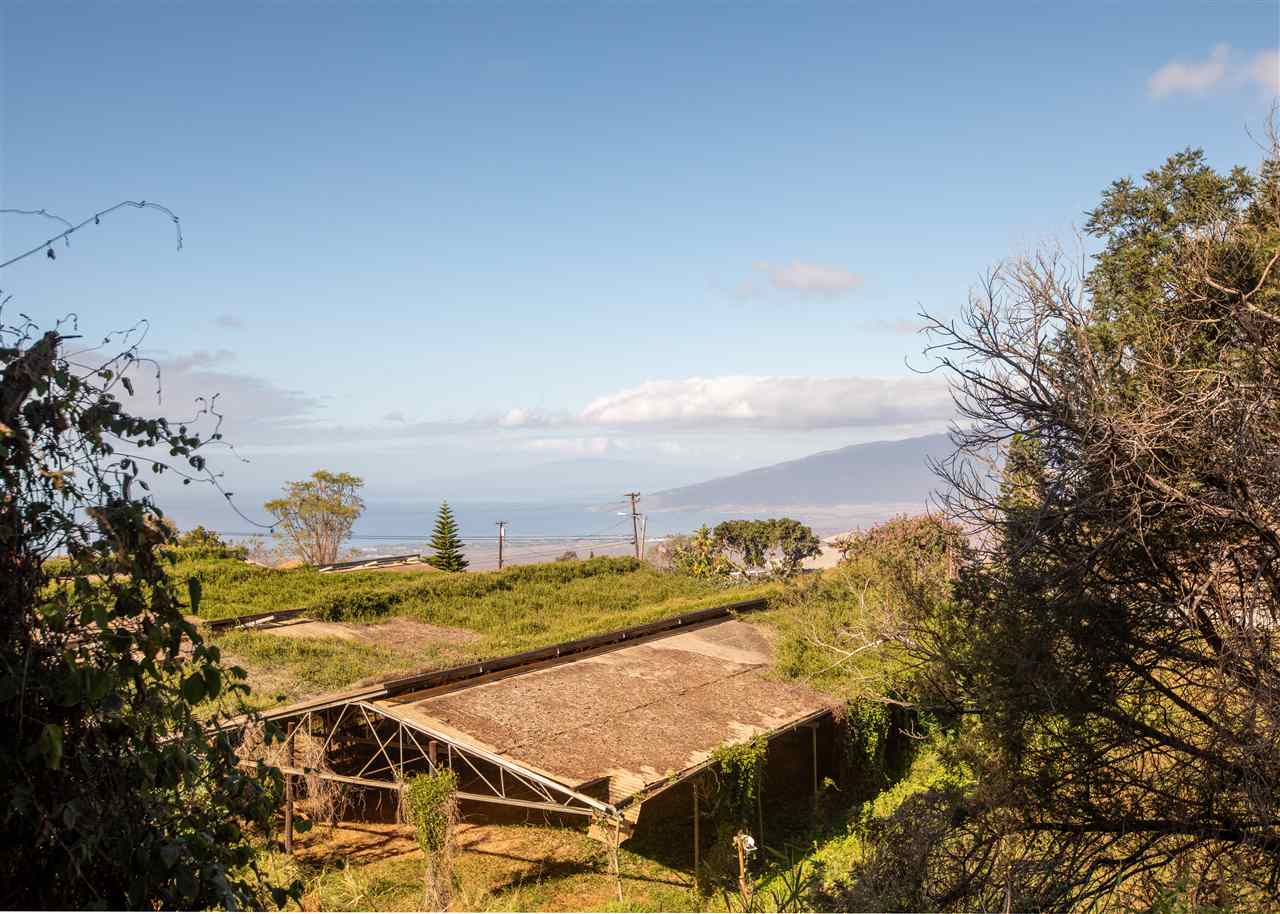 586 Naalae Road Kula, HI 96790 - Photo 27 of 30 a view of a swimming pool with an ocean view