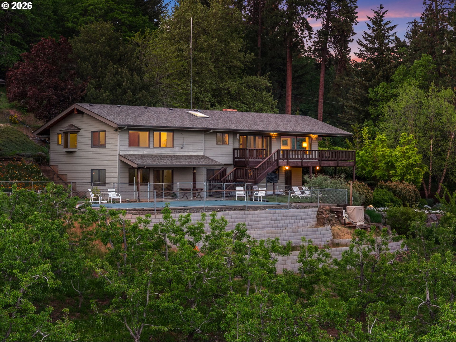 2250 Riverdale Road Hood River, OR 97031 - Photo 5 of 48