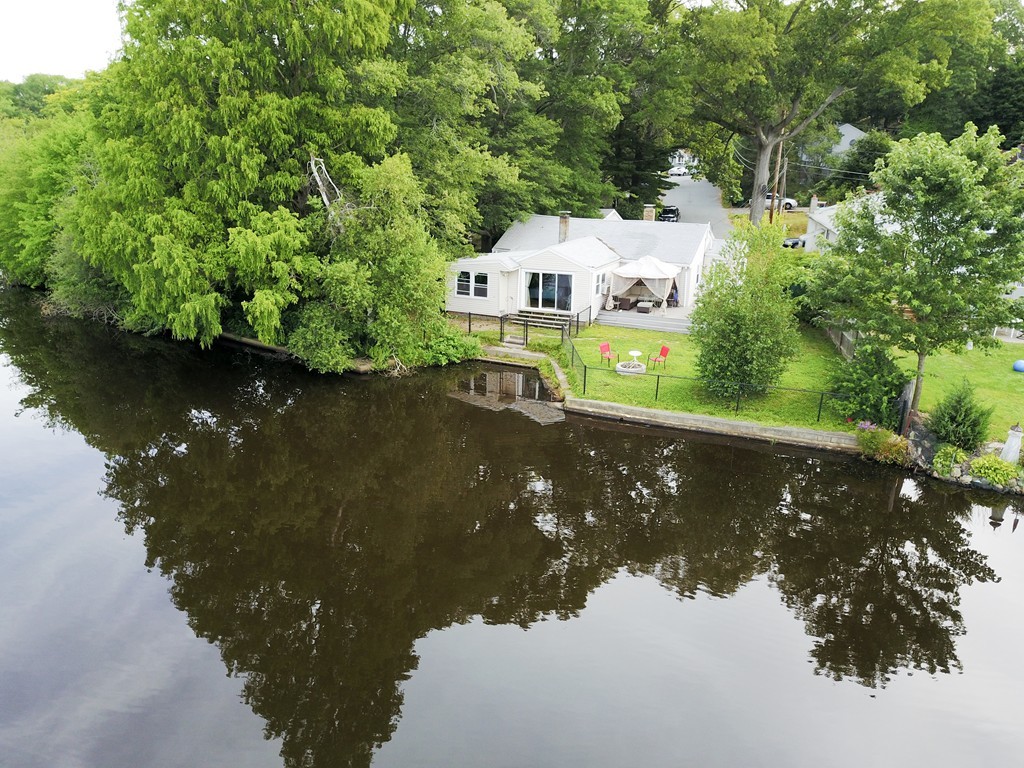 21 East Shore Road Holbrook, MA 02343 - Photo 1 of 30