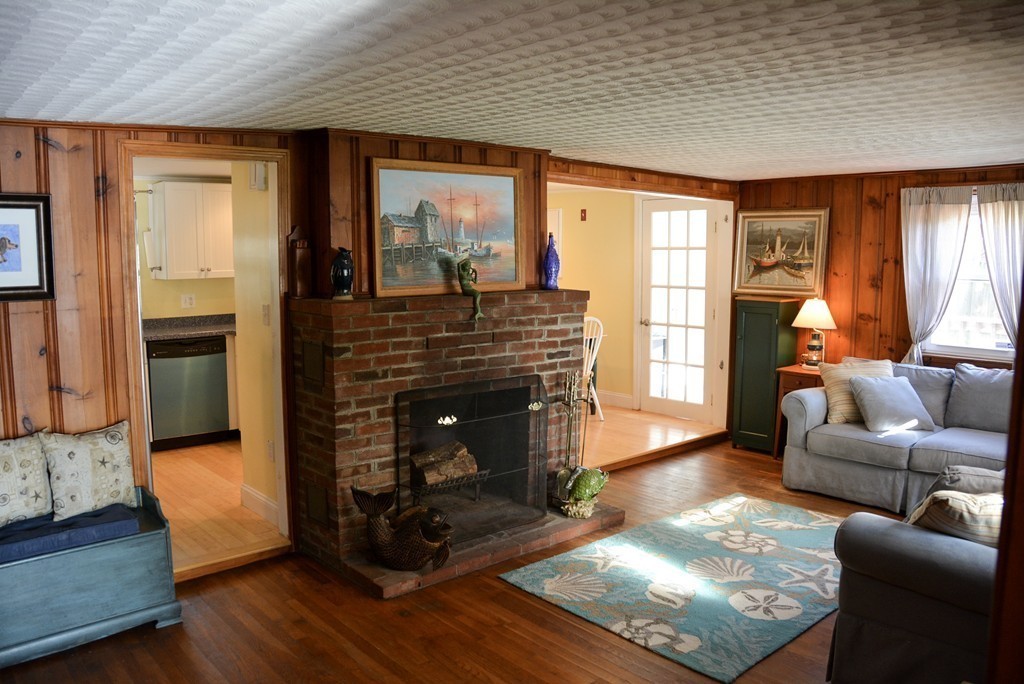 21 East Shore Road Holbrook, MA 02343 - Photo 3 of 30
