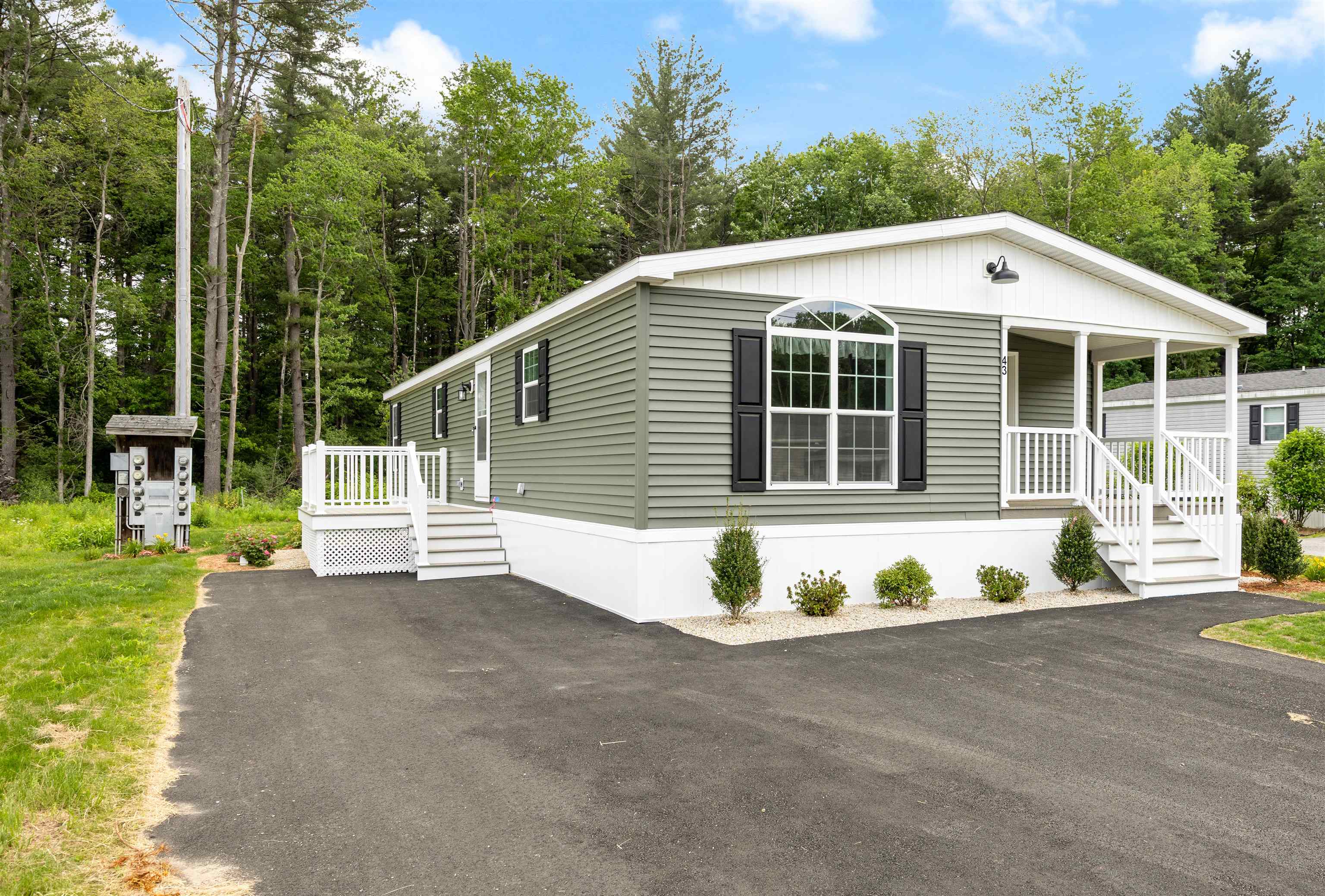 29 Lowell Road, Unit 43 Salem, NH 03079 - Photo 4 of 26
