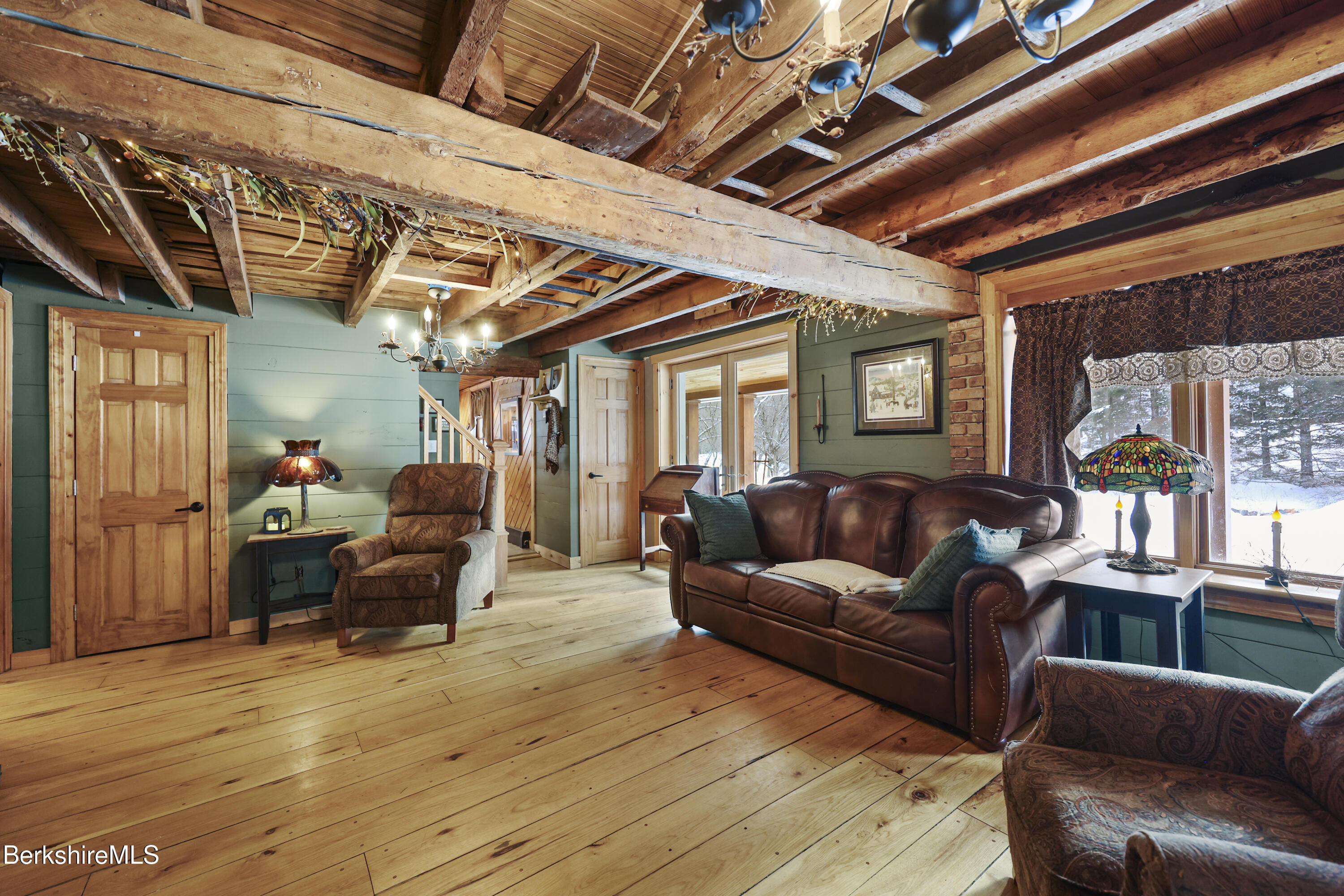 624 River Road Clarksburg, MA 01247 - Photo 17 of 40 Living Room