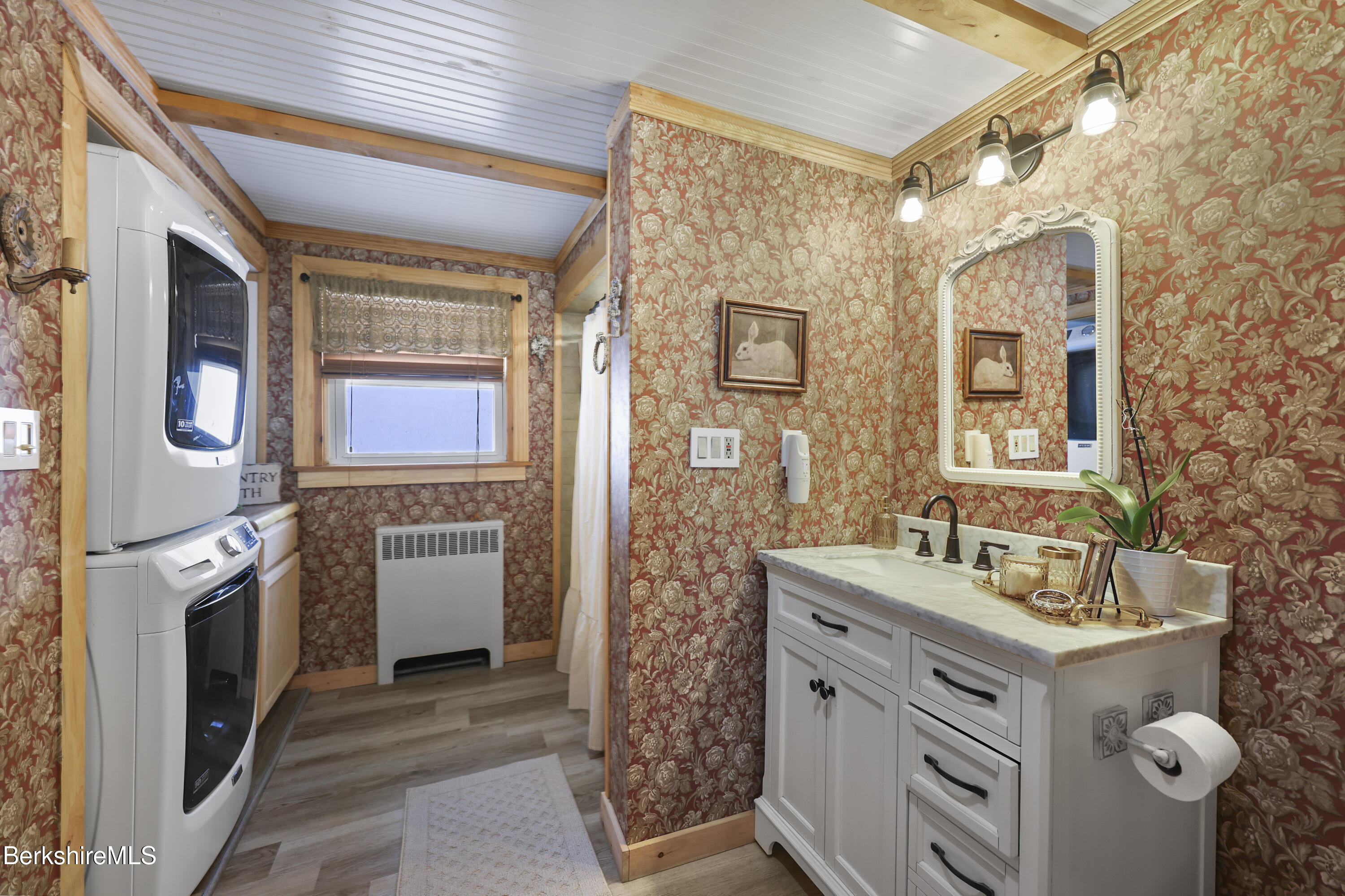 624 River Road Clarksburg, MA 01247 - Photo 18 of 40 Full Bathroom