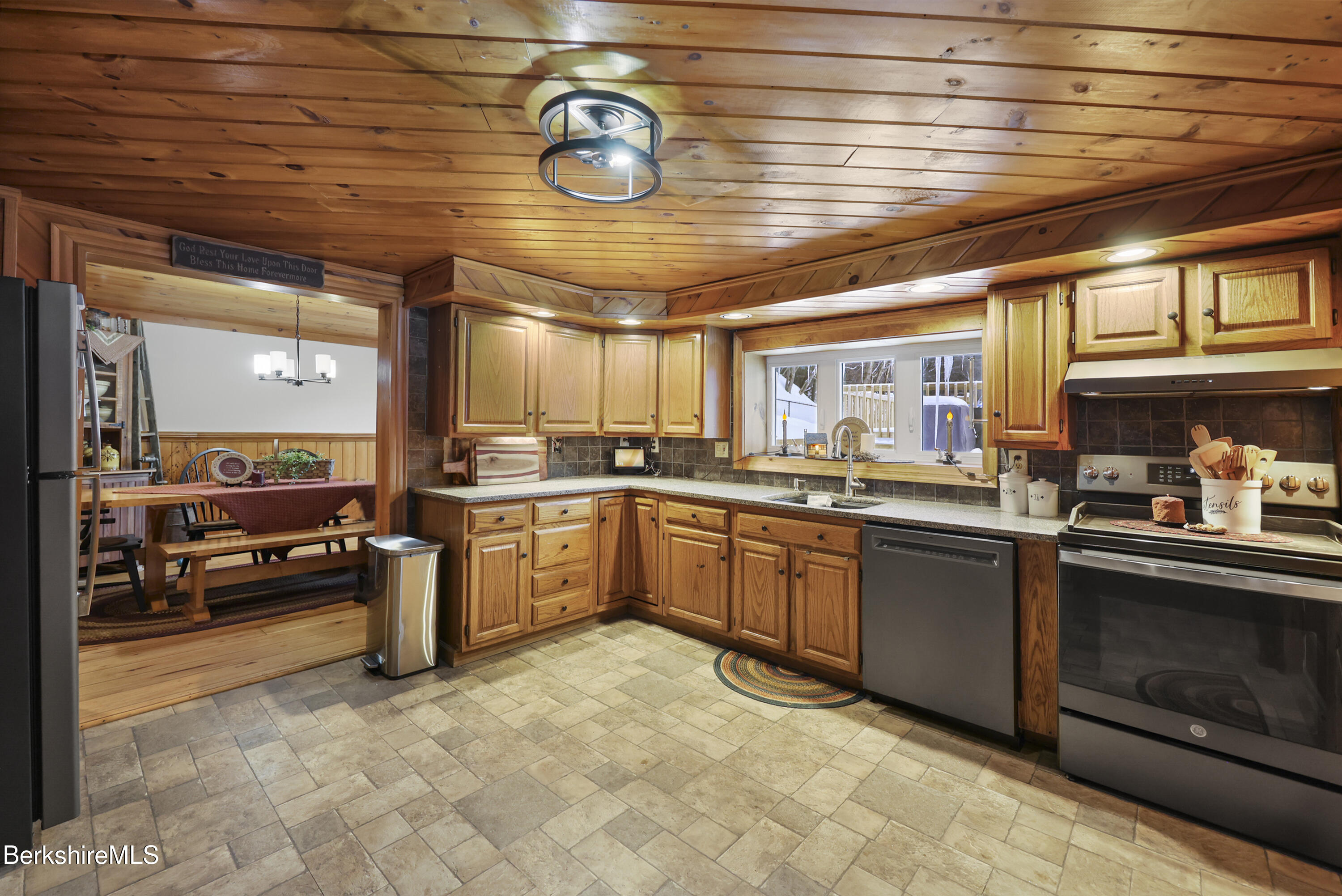 624 River Road Clarksburg, MA 01247 - Photo 6 of 40 Kitchen