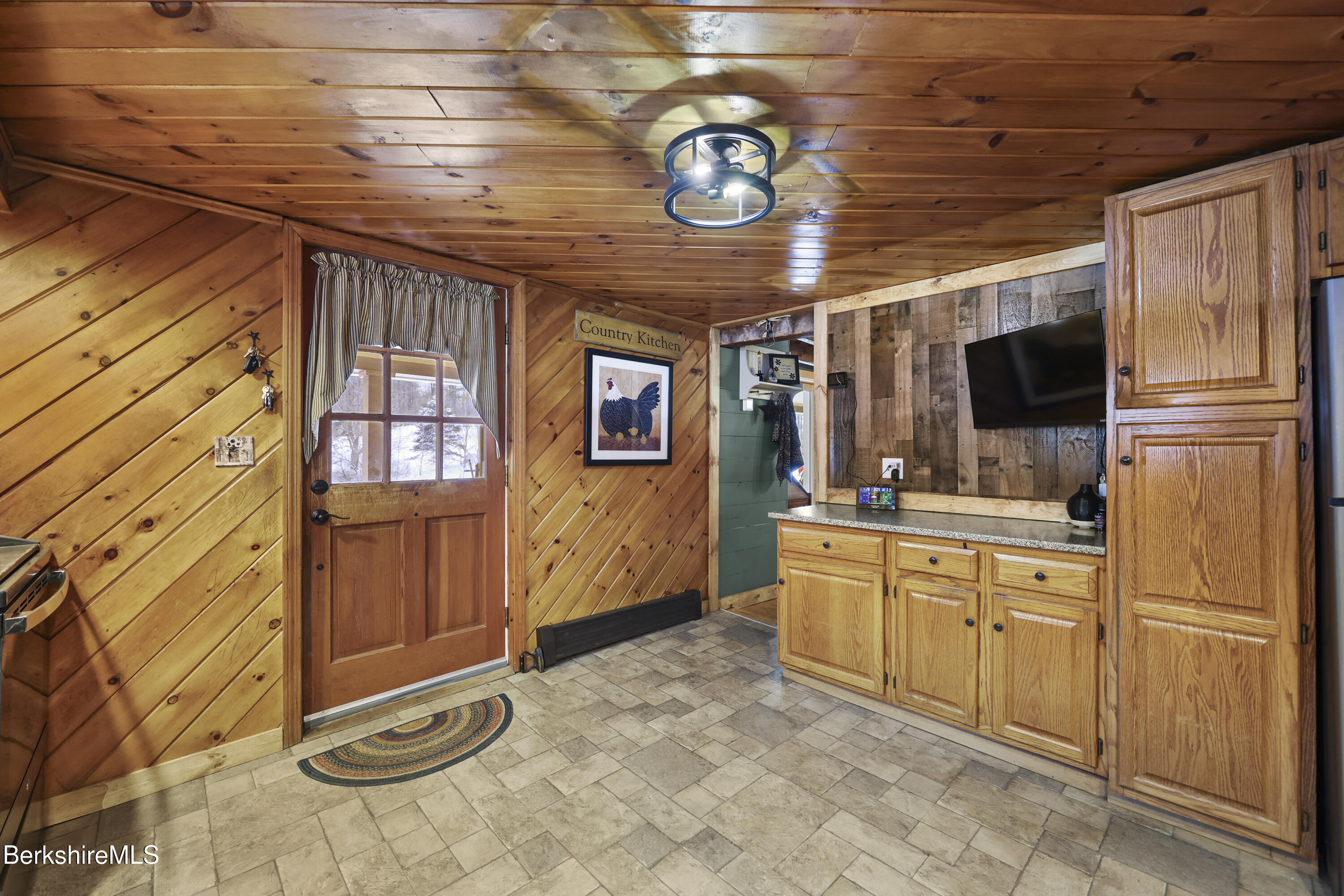 624 River Road Clarksburg, MA 01247 - Photo 9 of 40 Kitchen