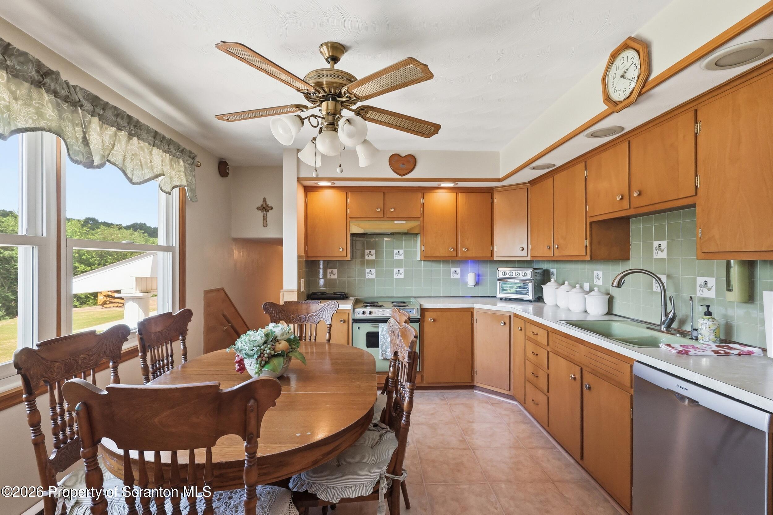 141 Old Boston Road Pittston, PA 18640 - Photo 11 of 54 141 Old Boston12