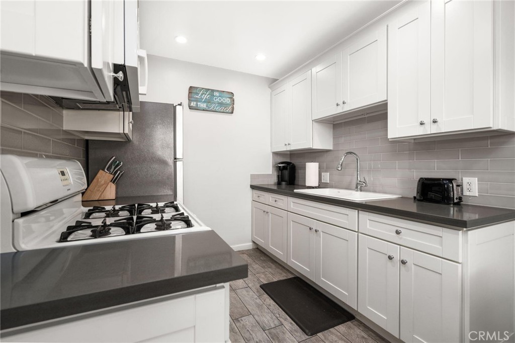 4980 Sandyland Road Carpinteria, CA 93013 - Photo 15 of 38