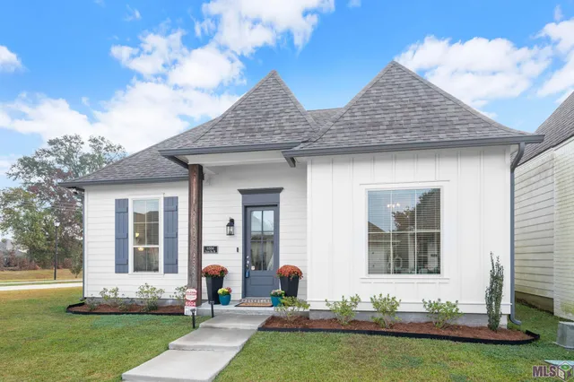 $338,000 | 6504 Silver Oak Drive, Baton Rouge, LA 70817
