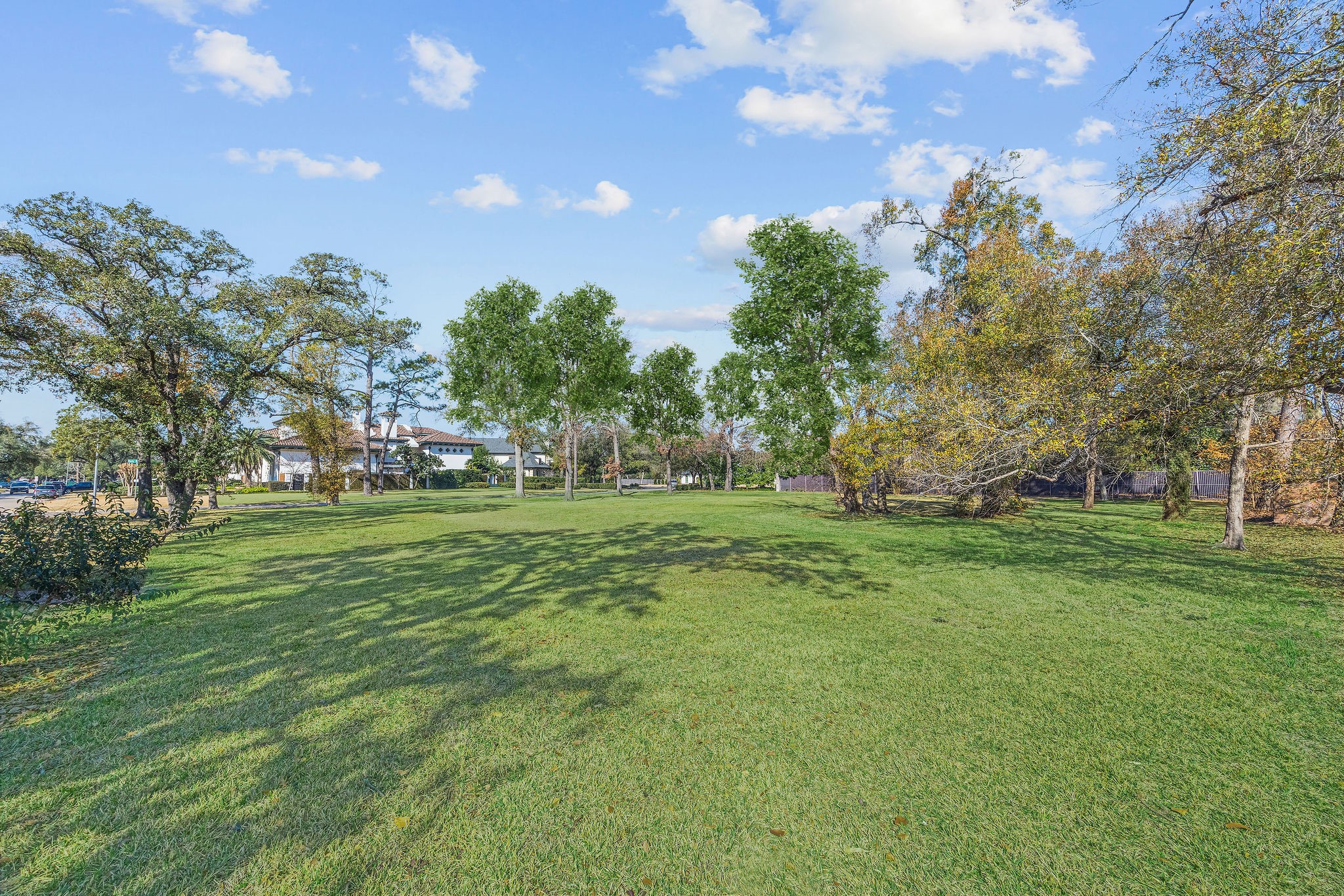 695 Rocky River Road Houston, TX 77056 - Photo 6 of 8
