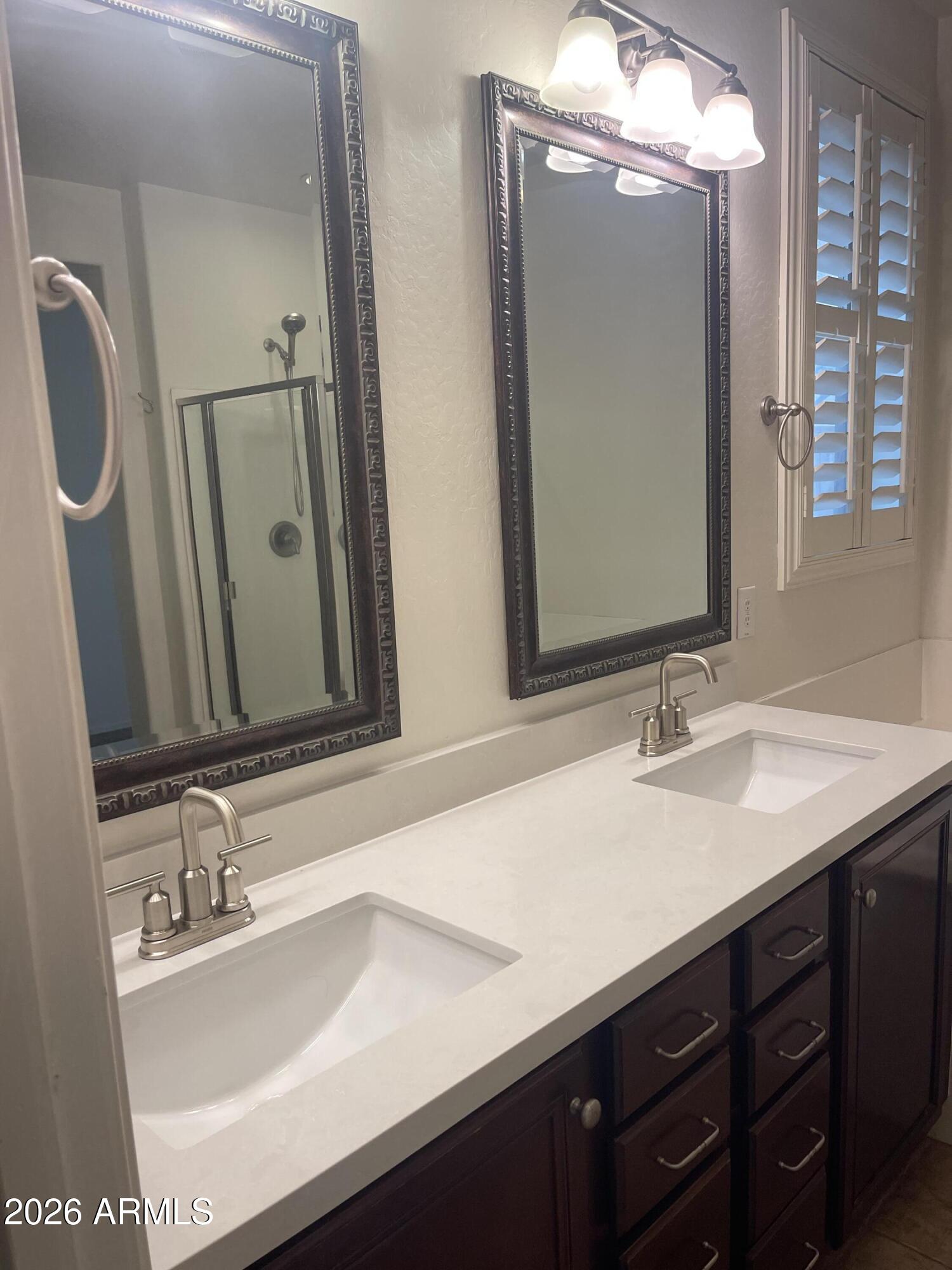 1699 South Constellation Way Gilbert, AZ 85295 - Photo 13 of 23 20260213_200704798_iOS