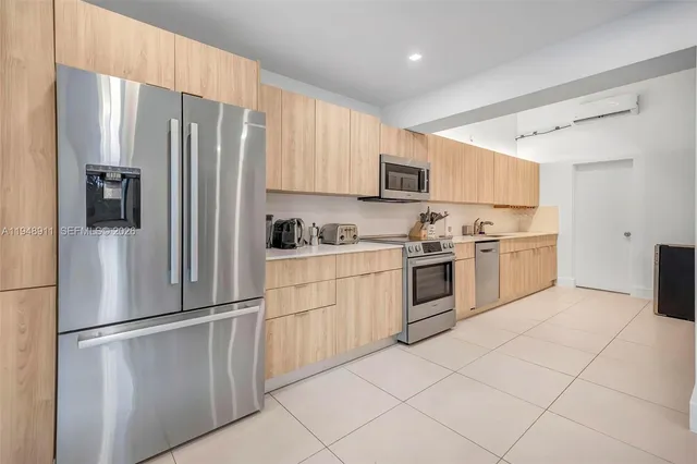 $5,700 | 870 Northeast 82nd Street, Miami, FL 33138