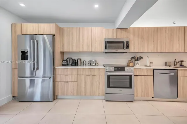 $5,700 | 870 Northeast 82nd Street, Miami, FL 33138