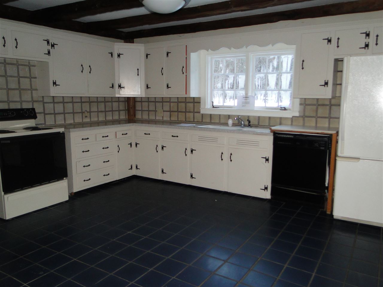 750 Cherry Valley Road Gilford, NH 03249 - Photo 2 of 25