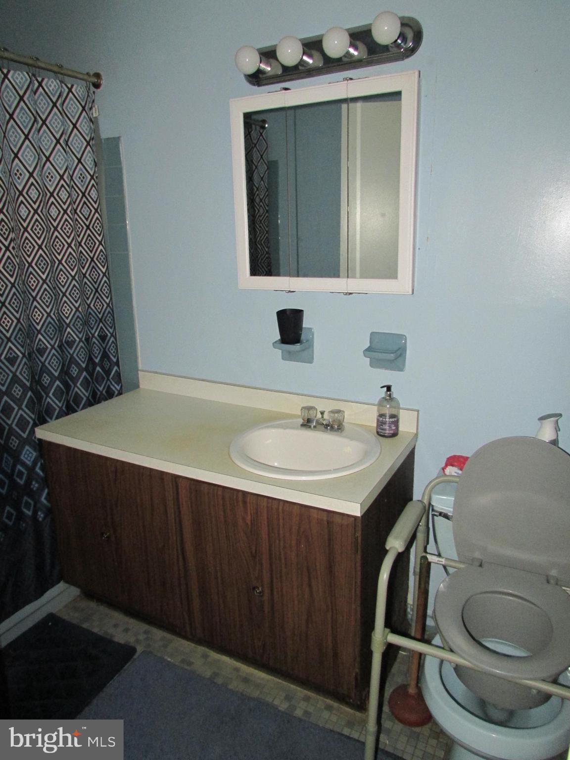 443 Kismet Road Philadelphia, PA 19115 - Photo 12 of 26 Gallery Image 12