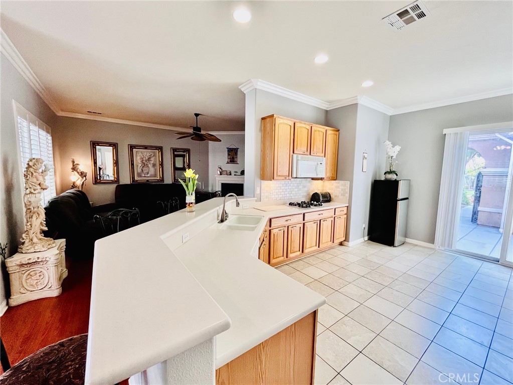 10485 Nobleton Road Apple Valley, CA 92308 - Photo 8 of 38 Gallery Image 8