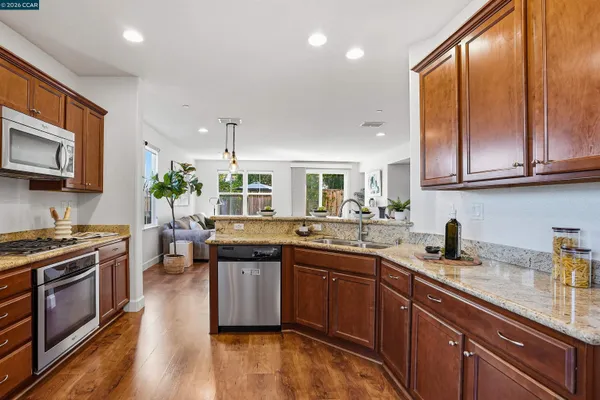 $799,000 | 527 Falling Star Drive, Martinez, CA 94553