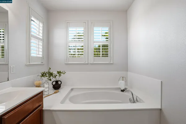$799,000 | 527 Falling Star Drive, Martinez, CA 94553