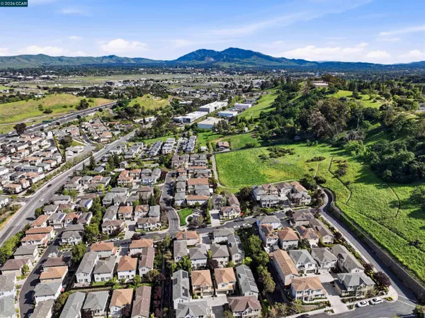 $799,000 | 527 Falling Star Drive, Martinez, CA 94553