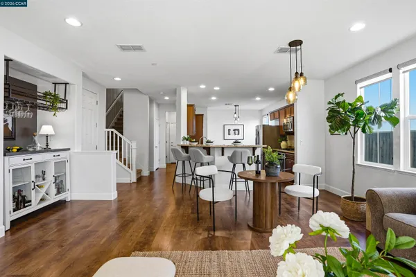 $799,000 | 527 Falling Star Drive, Martinez, CA 94553