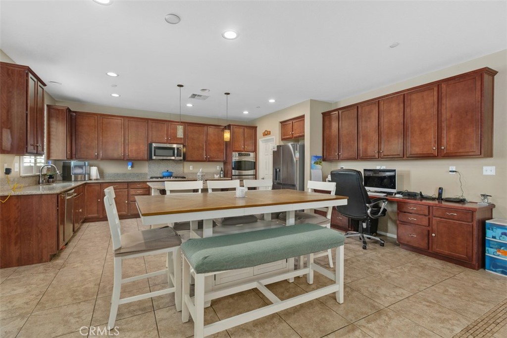 16820 Golden Bluff Loop Riverside, CA 92503 - Photo 9 of 36