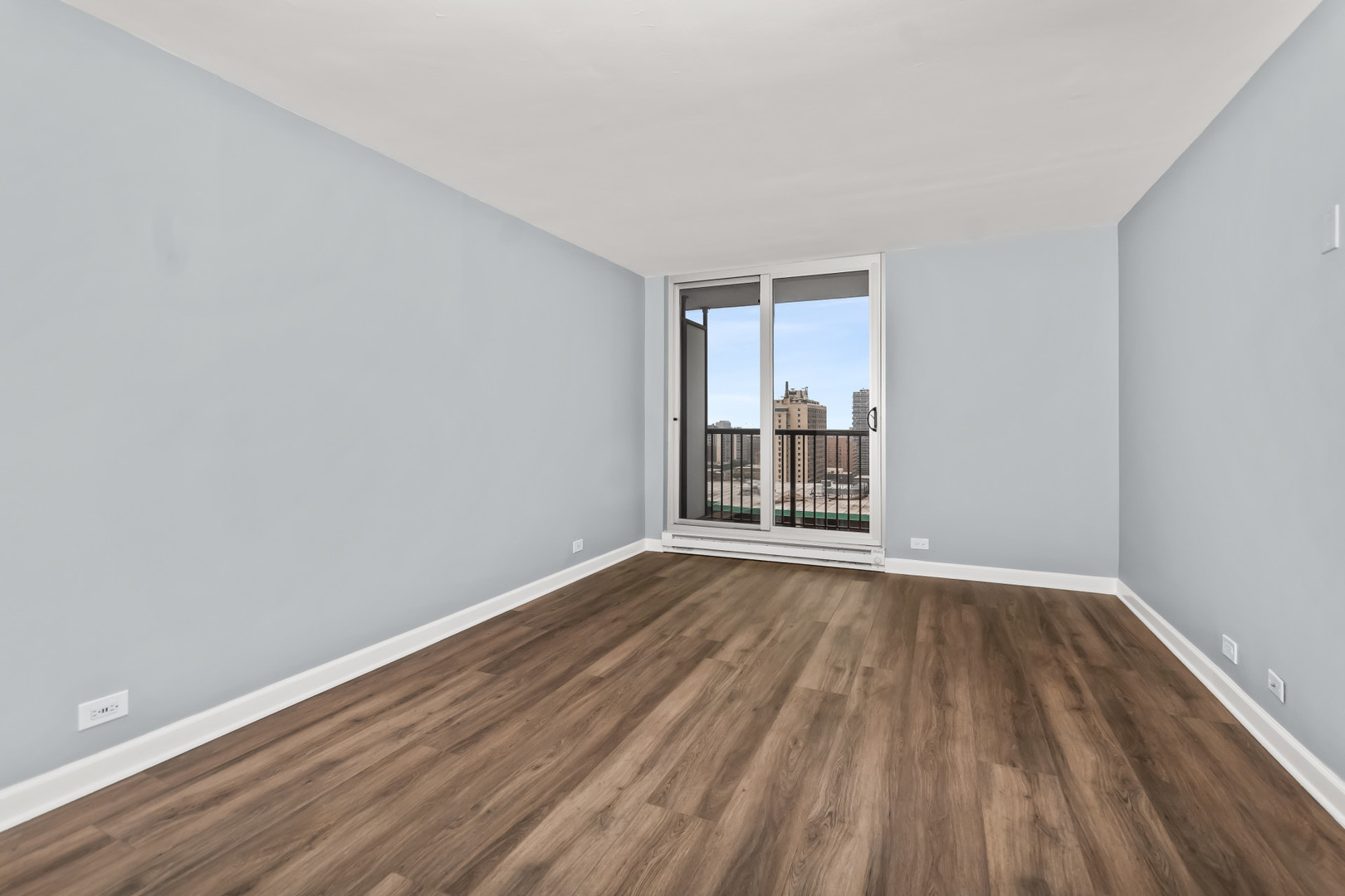 5855 North Sheridan Road, Unit 19F Chicago, IL 60660 - Photo 15 of 25 Gallery Image 15
