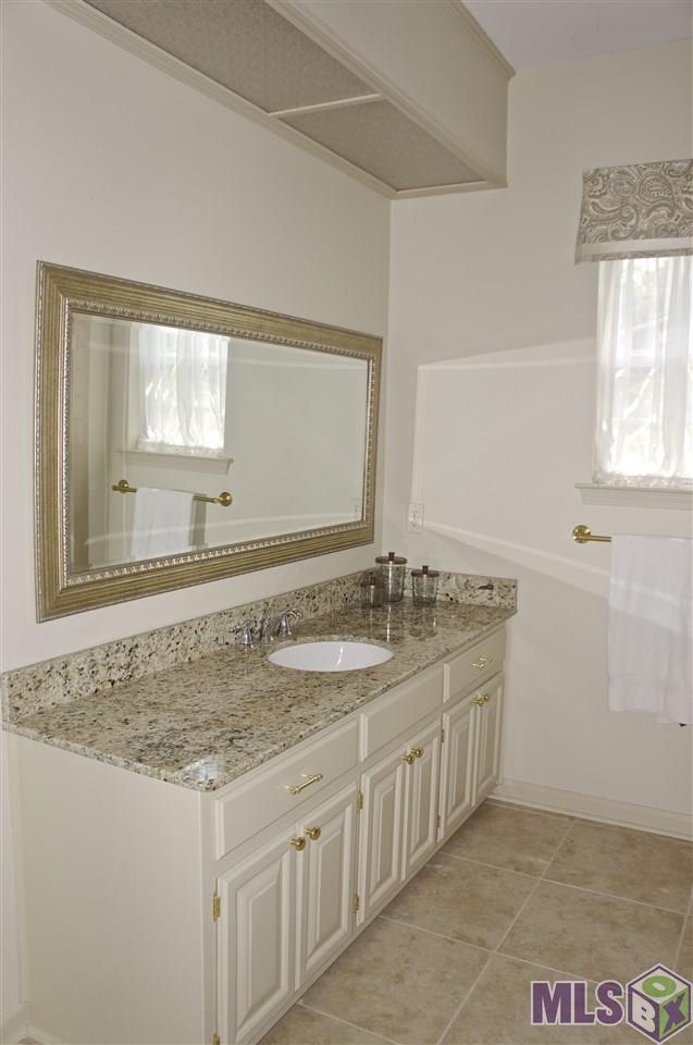 5332 Riverbend Boulevard Baton Rouge, LA 70820 - Photo 12 of 26 Gallery Image 12