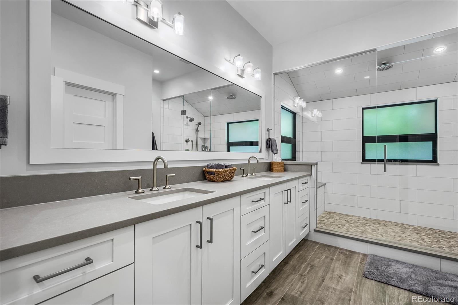 3210 Cherryridge Road Englewood, CO 80113 - Photo 11 of 35 Gallery Image 11