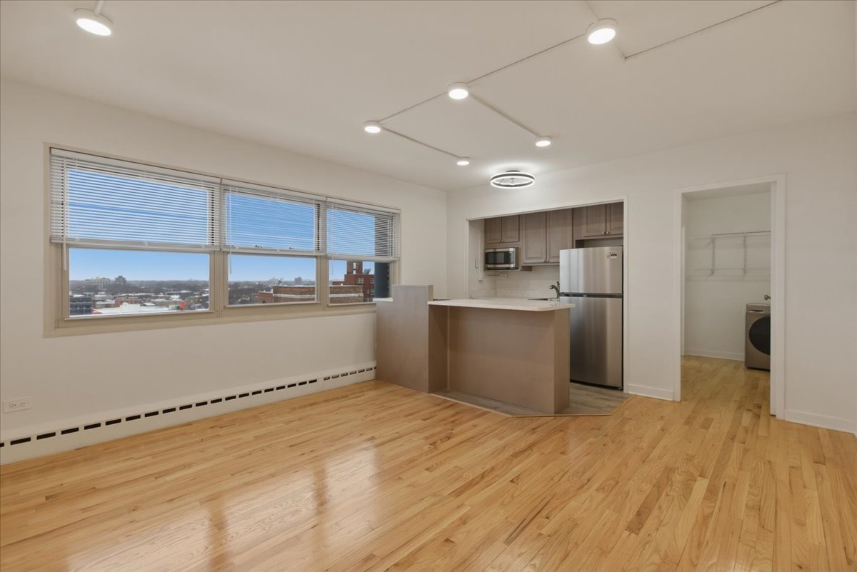 5630 North Sheridan Road, Unit S1109 Chicago, IL 60660 - Photo 5 of 10