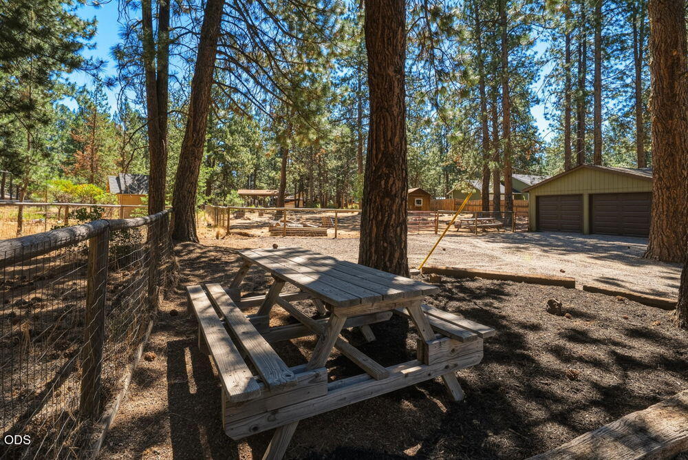 60282 Cree Circle Bend, OR 97702 - Photo 11 of 102