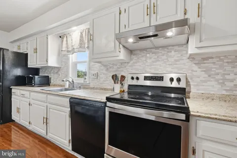 $345,000 | 908 Green Street, Bridgeport, PA 19405