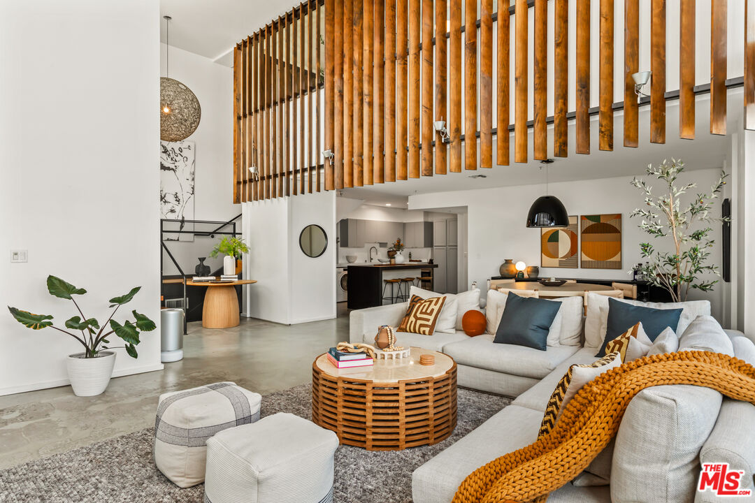 700 Main Street, Unit 15 Venice, CA 90291 - Photo 1 of 29