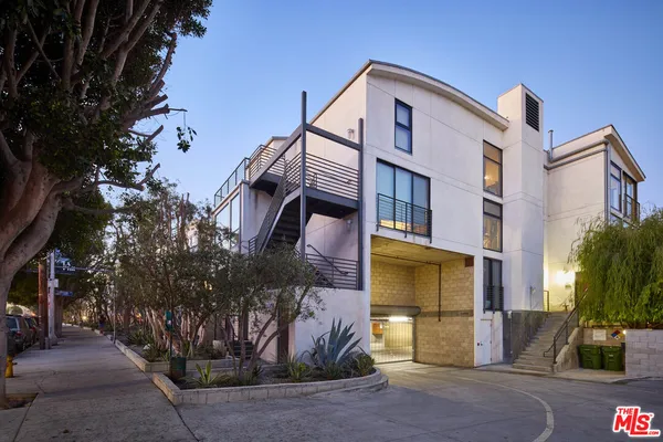 $1,695,000 | 700 Main Street, Unit 15, Venice, CA 90291