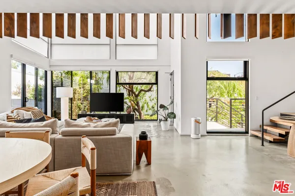 $1,695,000 | 700 Main Street, Unit 15, Venice, CA 90291