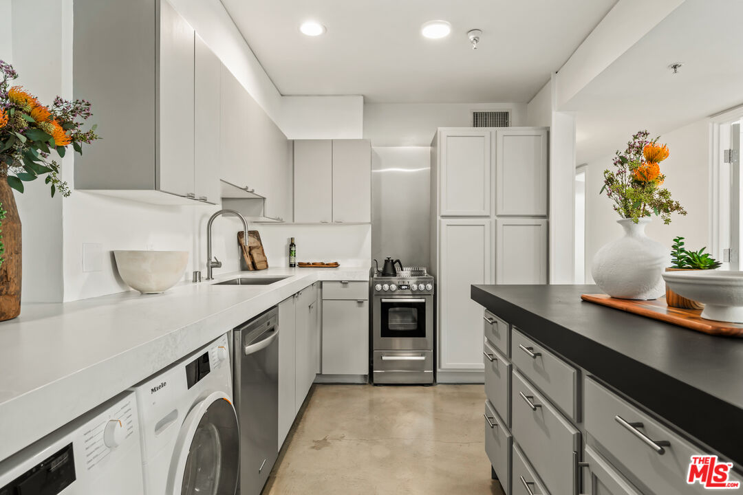 700 Main Street, Unit 15 Venice, CA 90291 - Photo 9 of 23