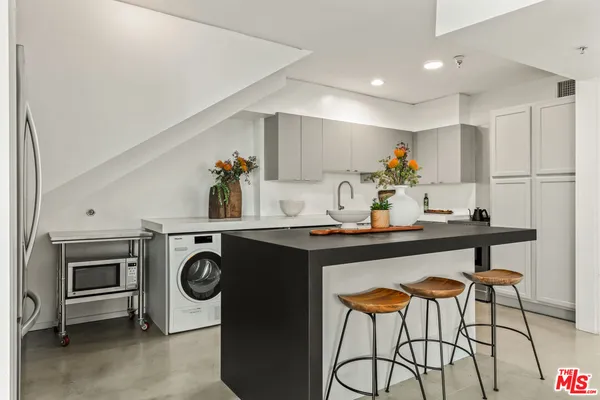 $1,695,000 | 700 Main Street, Unit 15, Venice, CA 90291