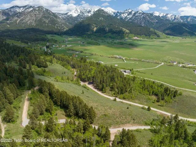 $725,000 | Lot 2 Mininger Road, Alpine, WY 83128