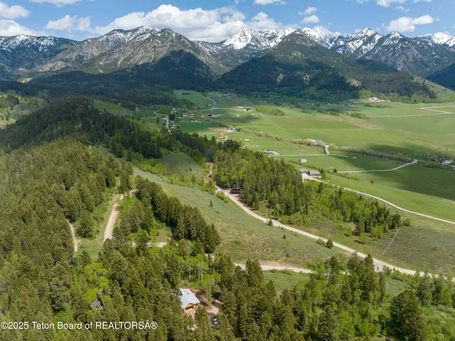 $725,000 | Lot 2 Mininger Road, Alpine, WY 83128